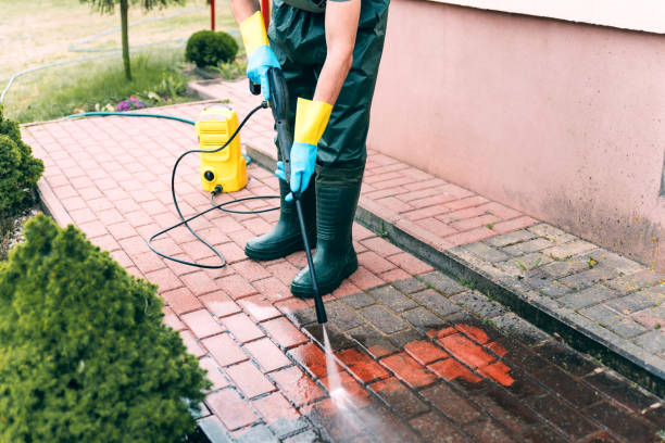 Best Garage Pressure Washing  in Greendale, WI