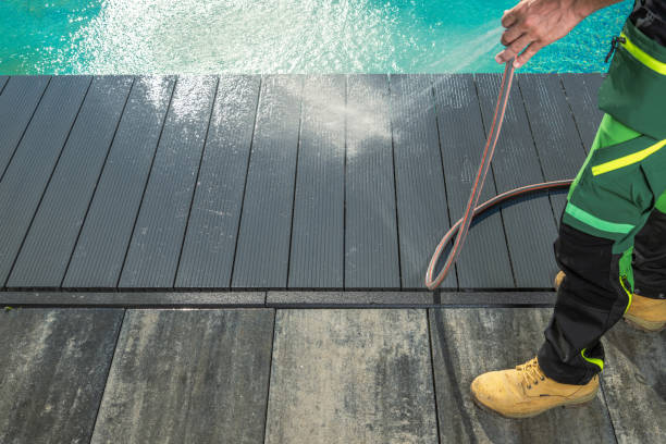 Best Commercial Building Pressure Washing  in Greendale, WI