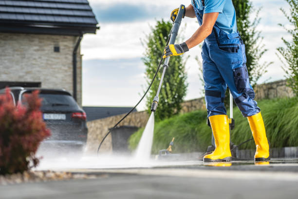 Best Garage Pressure Washing  in Greendale, WI
